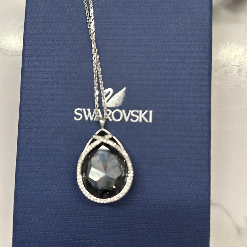 Swarovski Necklace Excellent Condition